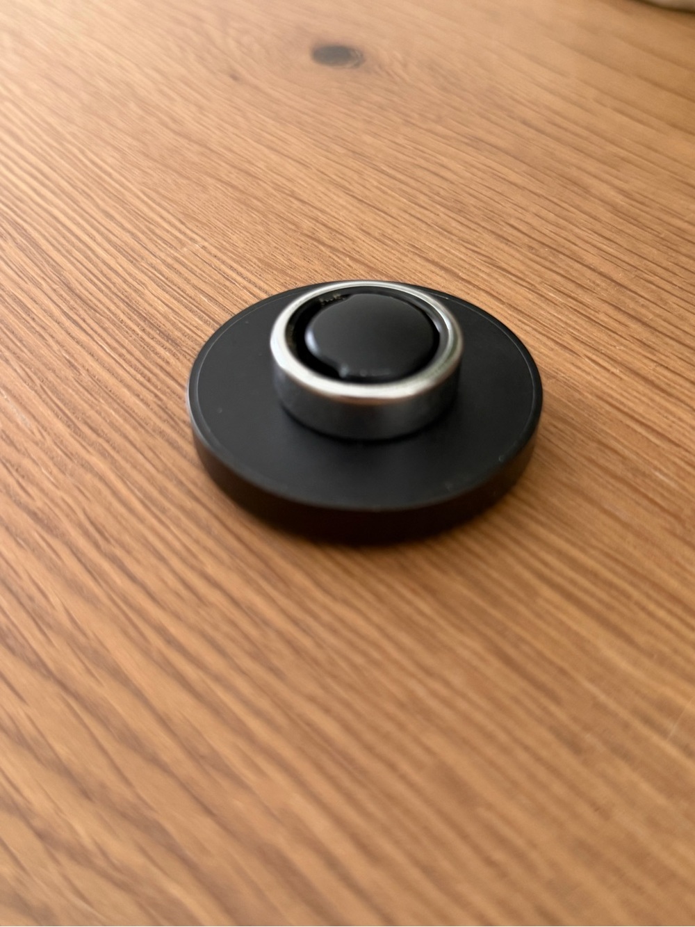 Oura ring Gen3 - Circular Wireless Dock